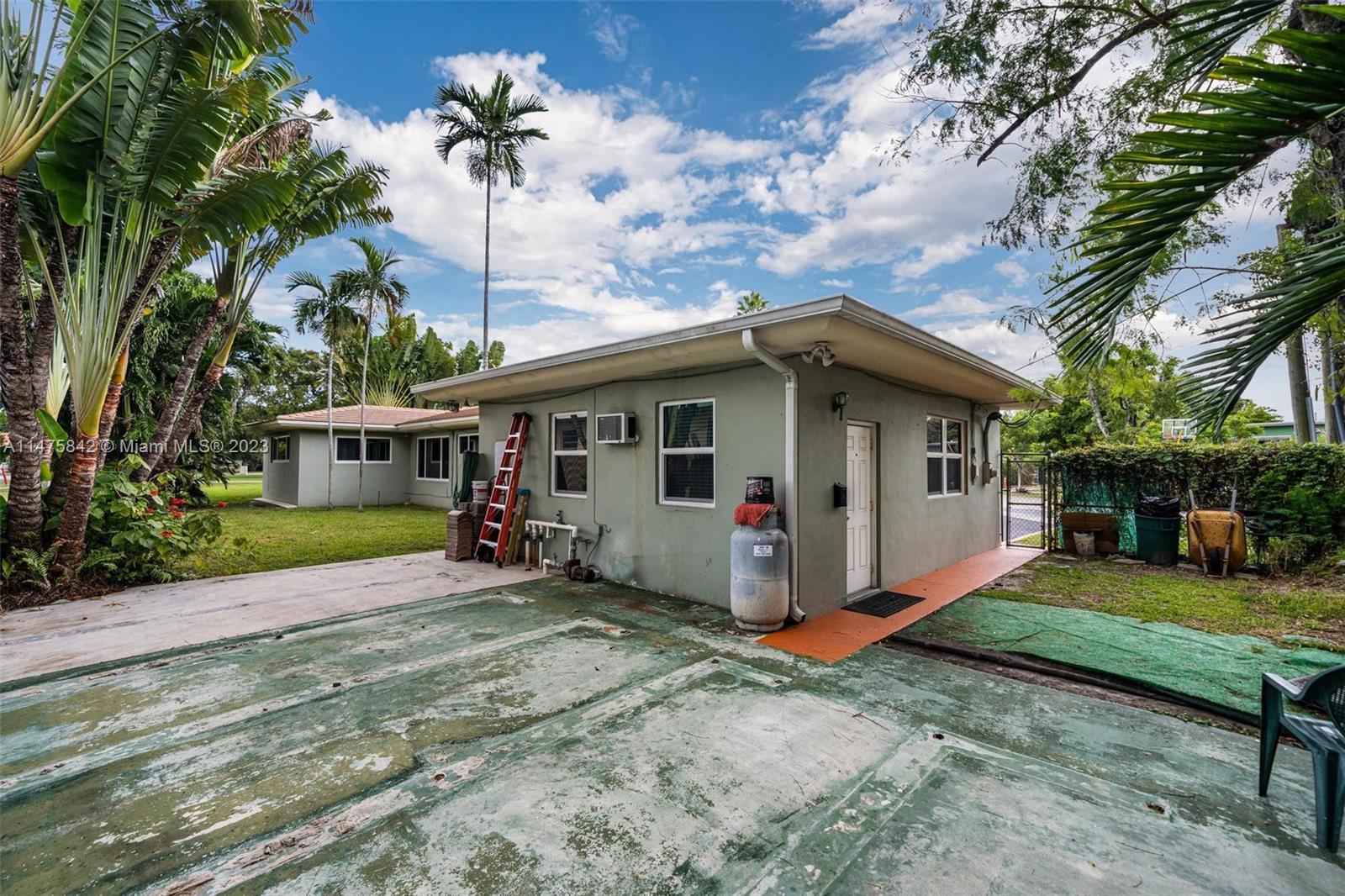 280 Eucalyptus Drive Hialeah, FL 33010 - Photo 16 of 38