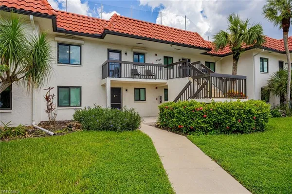 $190,000 | 4306 27th Court Southwest, Unit 203, Naples, FL 34116