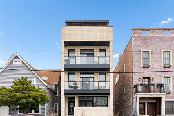 $899,000 | 3033 North Clybourn Avenue, Unit 1, Chicago, IL 60618