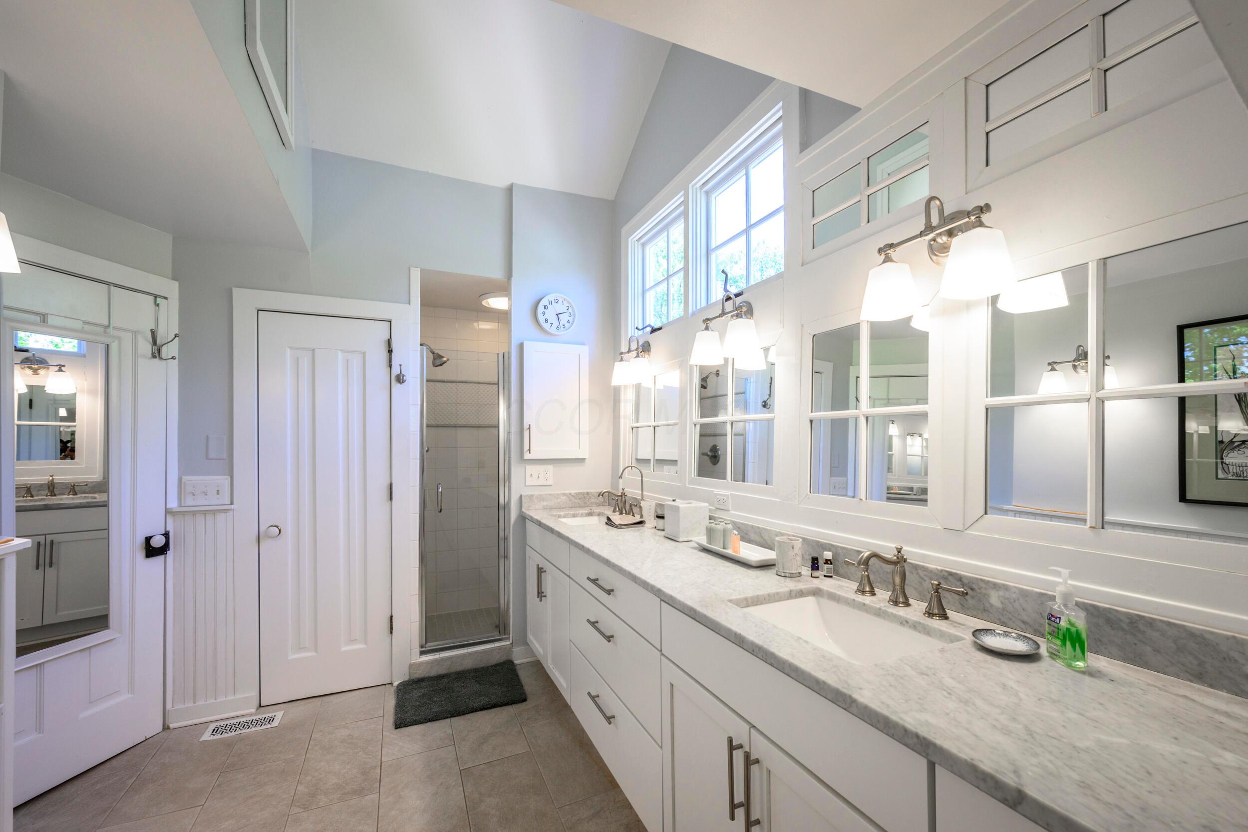 5352 Olentangy River Road Columbus, OH 43235 - Photo 22 of 38