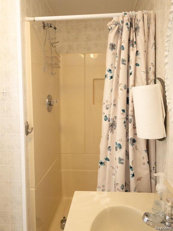 5434 Lakeshore Road Deckerville, MI 48427 - Photo 56 of 77 Gallery Image 56