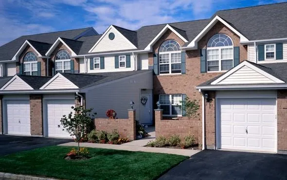 $3,495 | 11 Horizon View Drive, Unit 11, Farmingville, NY 11738