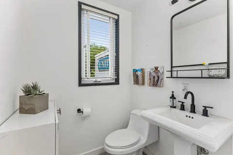 $595,000 | 1428 Corona Drive, Austin, TX 78723