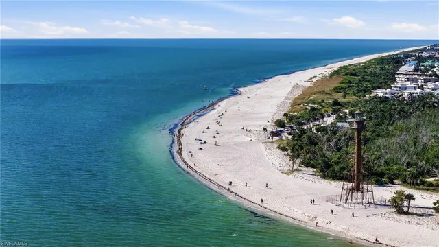 $825,000 | 200 Periwinkle Way, Unit 233, Sanibel, FL 33957