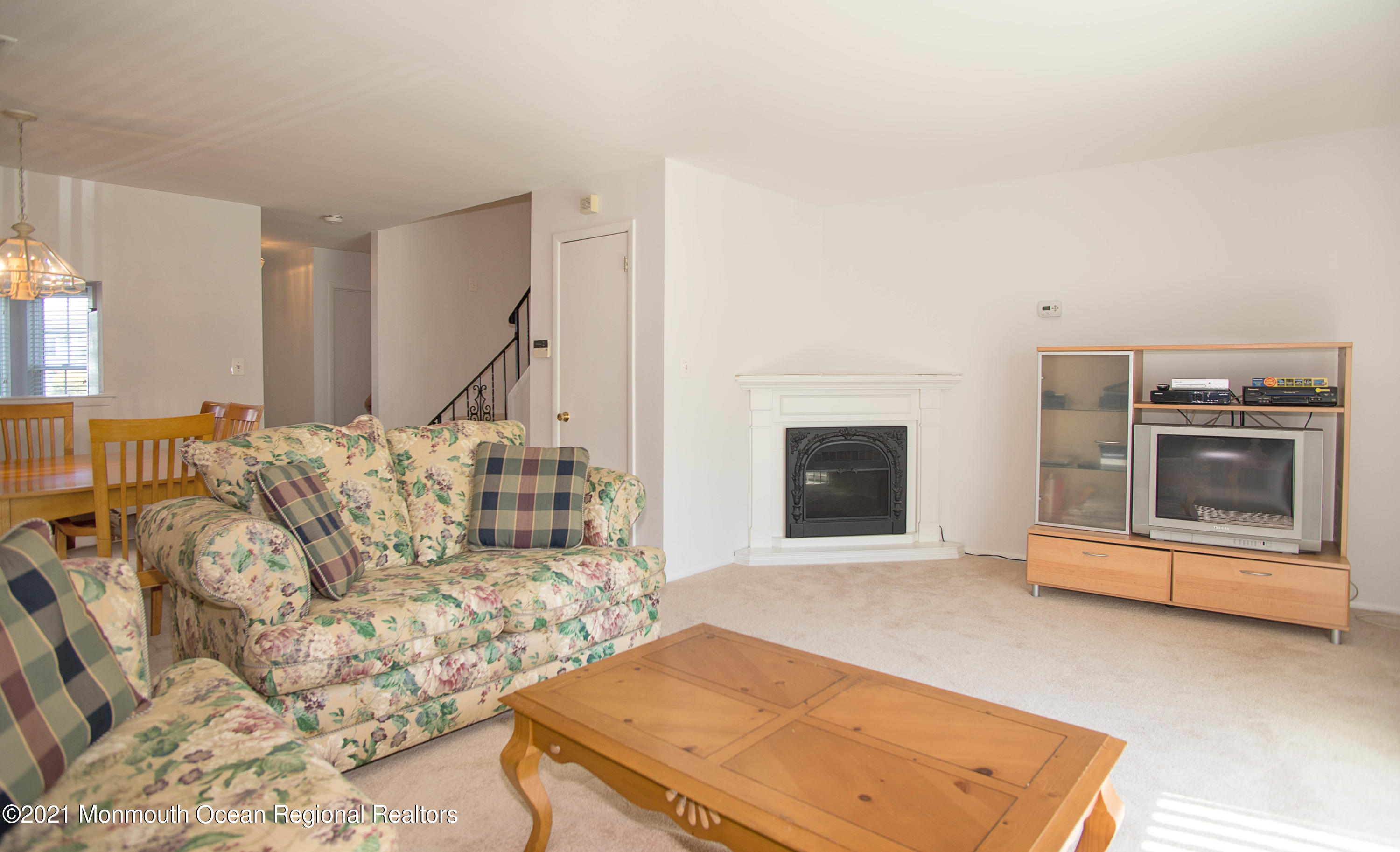 60 County Road, Unit B007 Cliffwood, NJ 07721 - Photo 14 of 26 _RMJ1443 family room