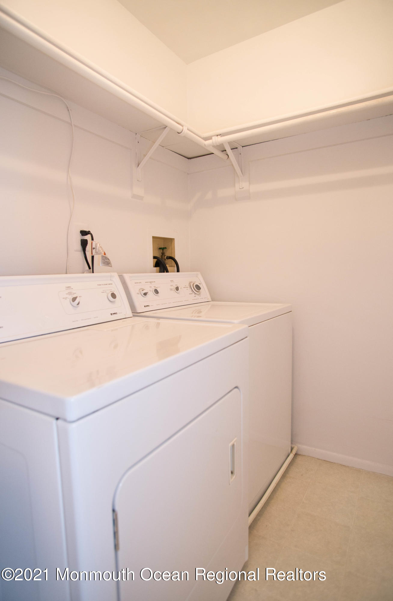 60 County Road, Unit B007 Cliffwood, NJ 07721 - Photo 21 of 26 _RMJ1420 laundry room upstairs