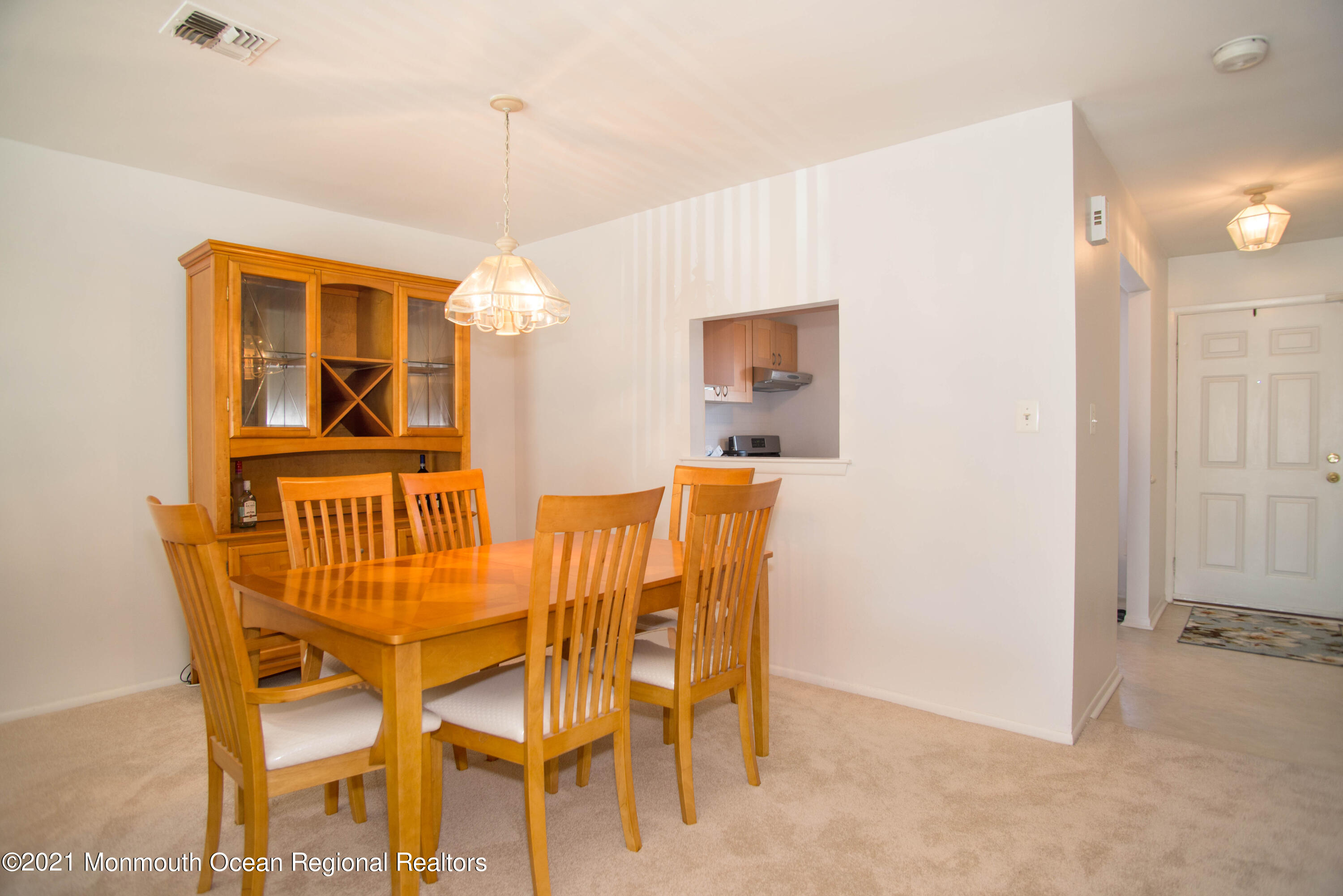 60 County Road, Unit B007 Cliffwood, NJ 07721 - Photo 10 of 26 _RMJ1435 dining room