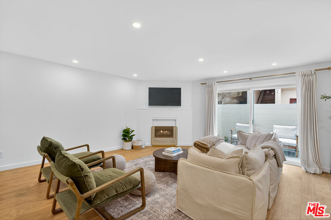 1443 25th Street, Unit 2 Santa Monica, CA 90404 - Photo 5 of 33