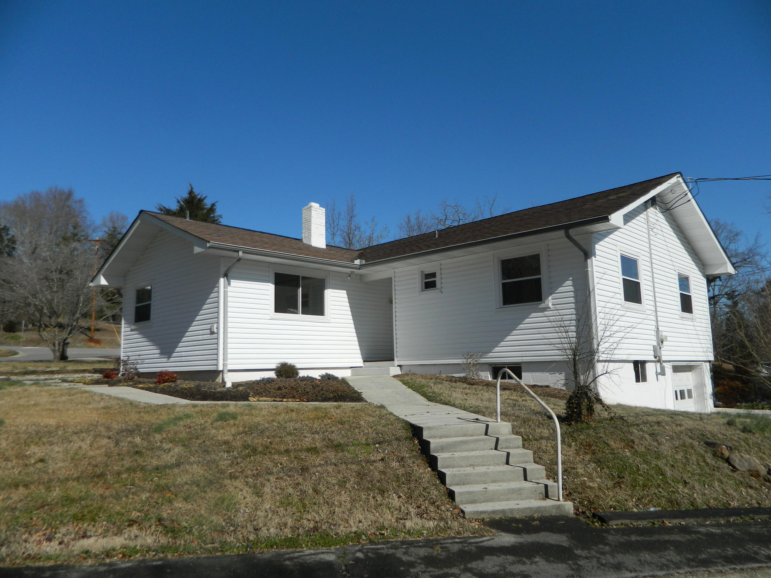 100 East Price Road Oak Ridge, TN 37830 - Photo 2 of 33 DSCN2924