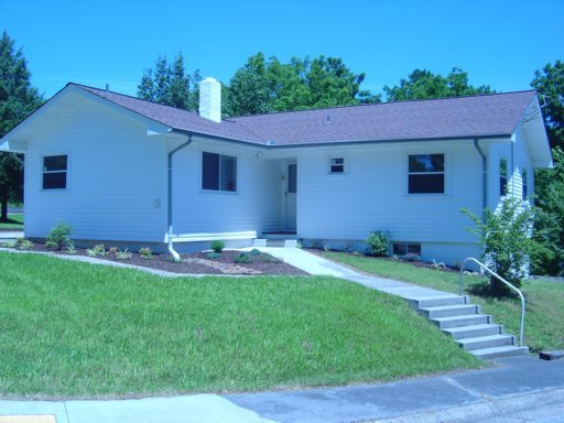 100 East Price Road Oak Ridge, TN 37830 - Photo 3 of 33 Primary Photo