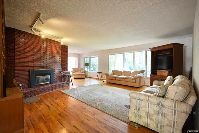 $435,000 | 2001 Lynwood Place, Casper, WY 82604