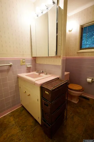 $435,000 | 2001 Lynwood Place, Casper, WY 82604