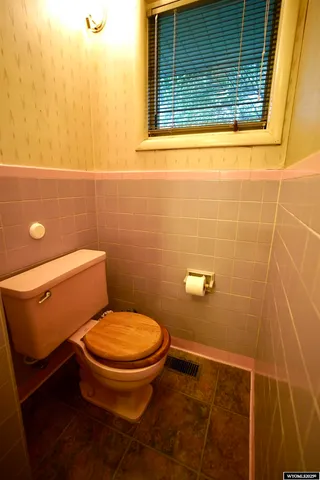 $435,000 | 2001 Lynwood Place, Casper, WY 82604