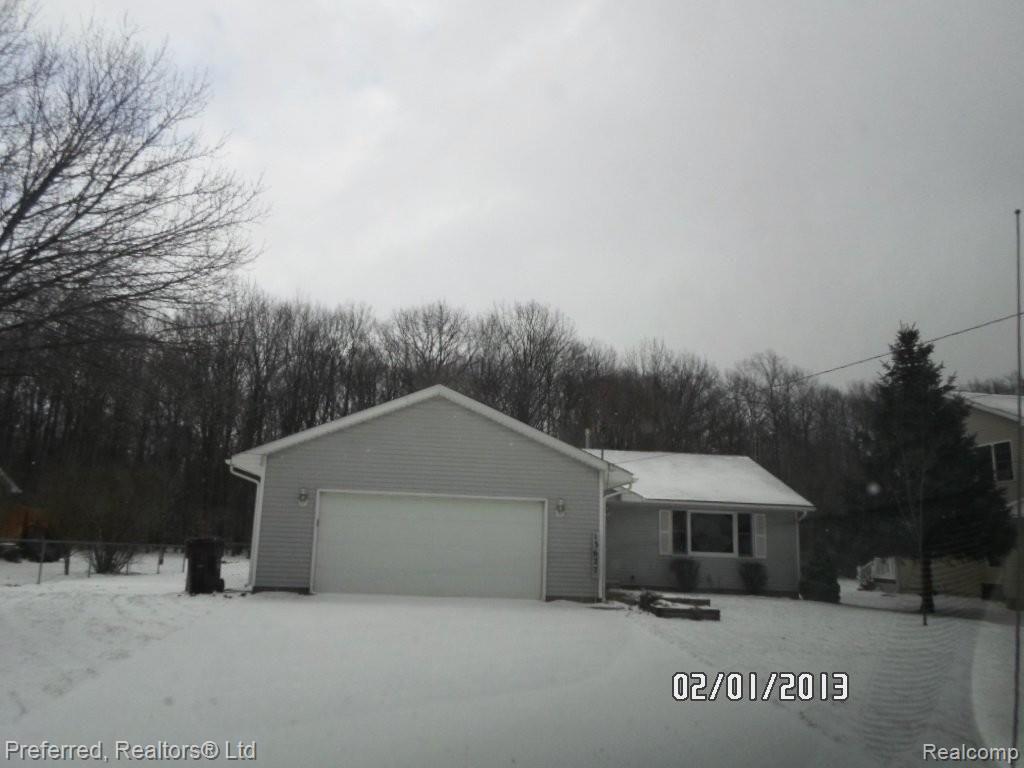 13627 Lenmoore Road Belleville, MI 48111 - Photo 1 of 20 front