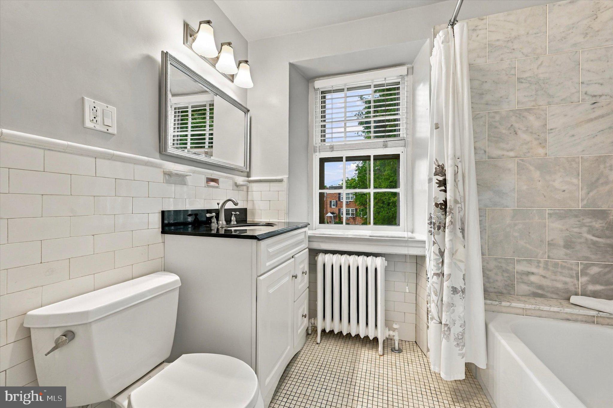 7811 Winston Road Philadelphia, PA 19118 - Photo 18 of 39 Primary En suite Bath