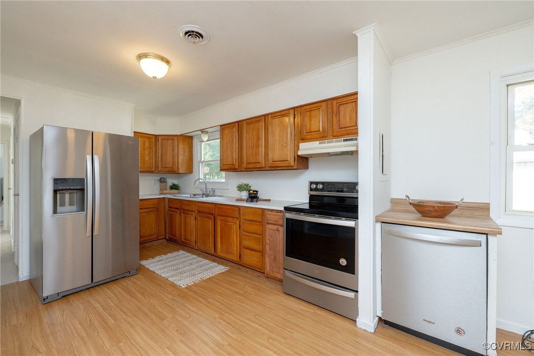 3407 Jackson Farm Road Hopewell, VA 23860 - Photo 8 of 27 Eat in Kitchen featuring stainless steel appliance