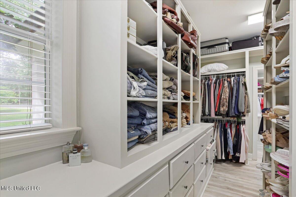 9054 Cleo Smith Road Pass Christian, MS 39571 - Photo 34 of 82 34-Master Closet