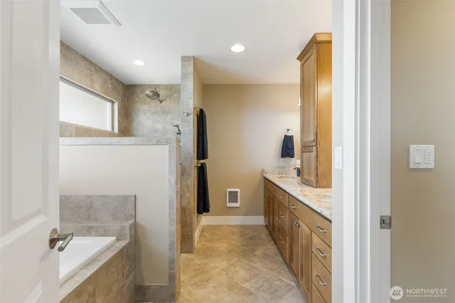 $1,599,000 | 576 Easy Street Northeast, Moses Lake, WA 98837