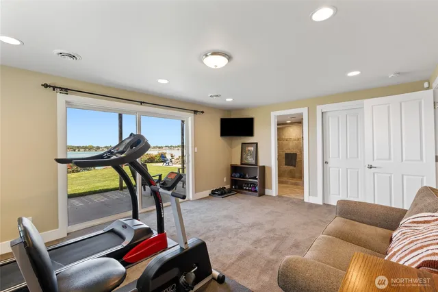 $1,599,000 | 576 Easy Street Northeast, Moses Lake, WA 98837