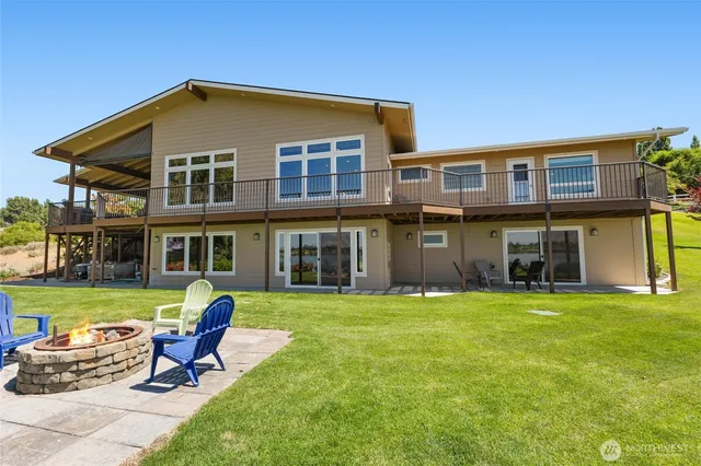 $1,599,000 | 576 Easy Street Northeast, Moses Lake, WA 98837