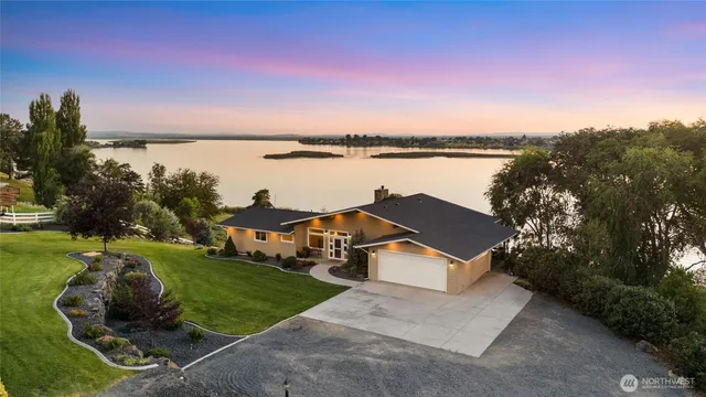 $1,599,000 | 576 Easy Street Northeast, Moses Lake, WA 98837