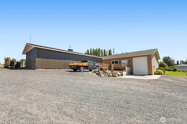 $1,599,000 | 576 Easy Street Northeast, Moses Lake, WA 98837