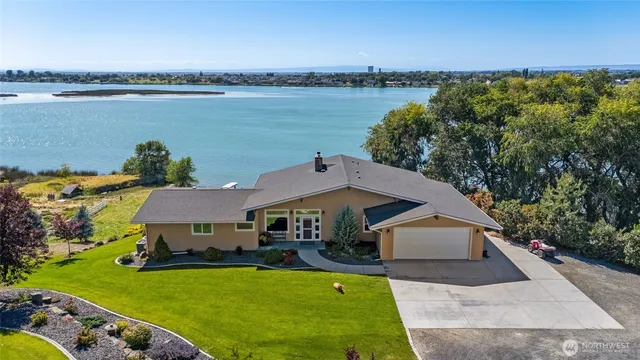$1,599,000 | 576 Easy Street Northeast, Moses Lake, WA 98837