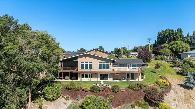 $1,599,000 | 576 Easy Street Northeast, Moses Lake, WA 98837