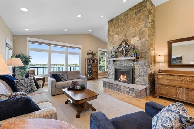 $1,599,000 | 576 Easy Street Northeast, Moses Lake, WA 98837