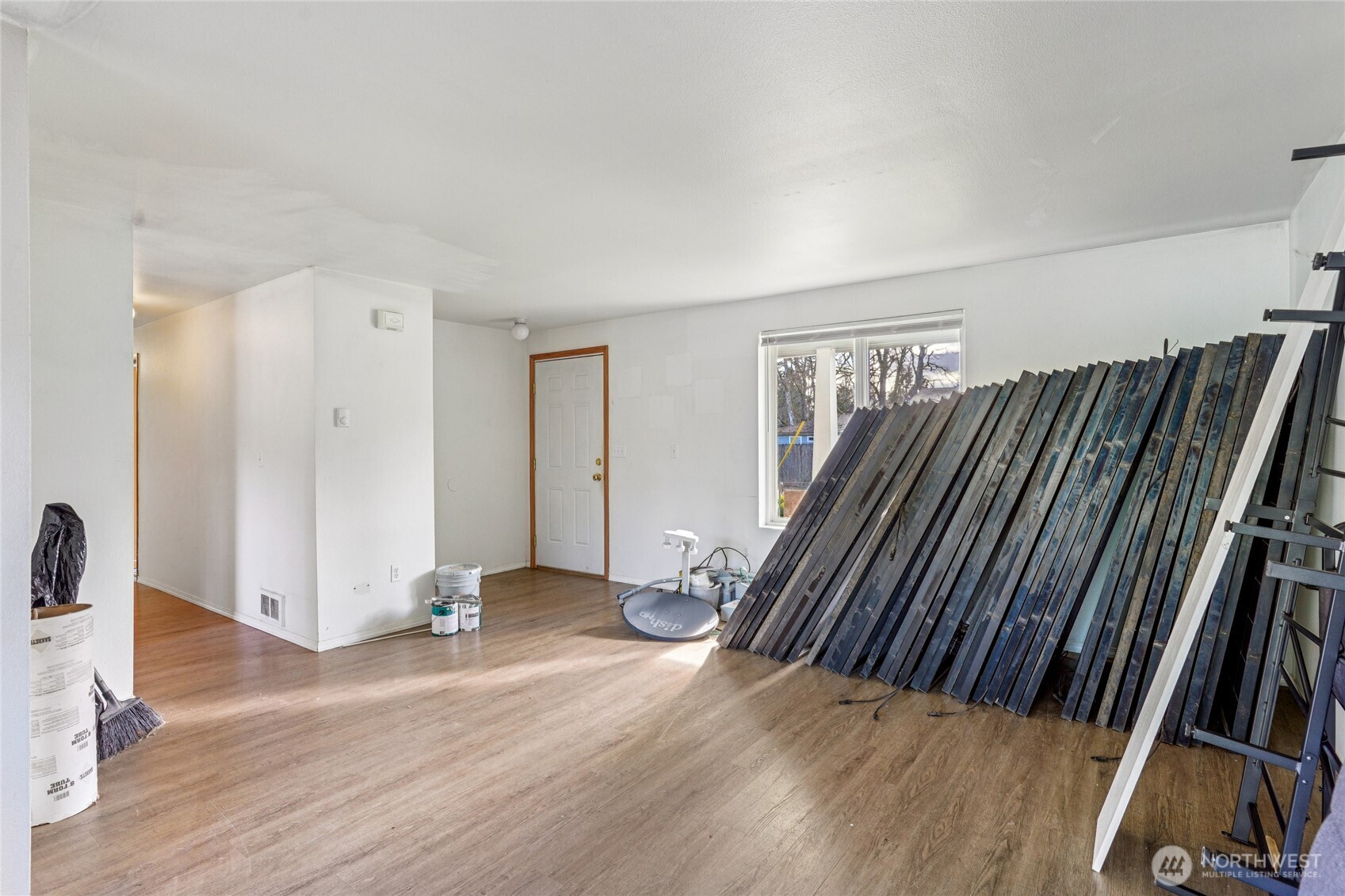 8605 Meadow Road Southwest Lakewood, WA 98499 - Photo 4 of 36 Gallery Image 4