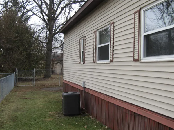 $129,800 | 125 Falling Creek Circle, Unit 125, Janesville, WI 53548