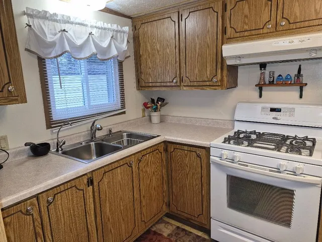 $129,800 | 125 Falling Creek Circle, Unit 125, Janesville, WI 53548