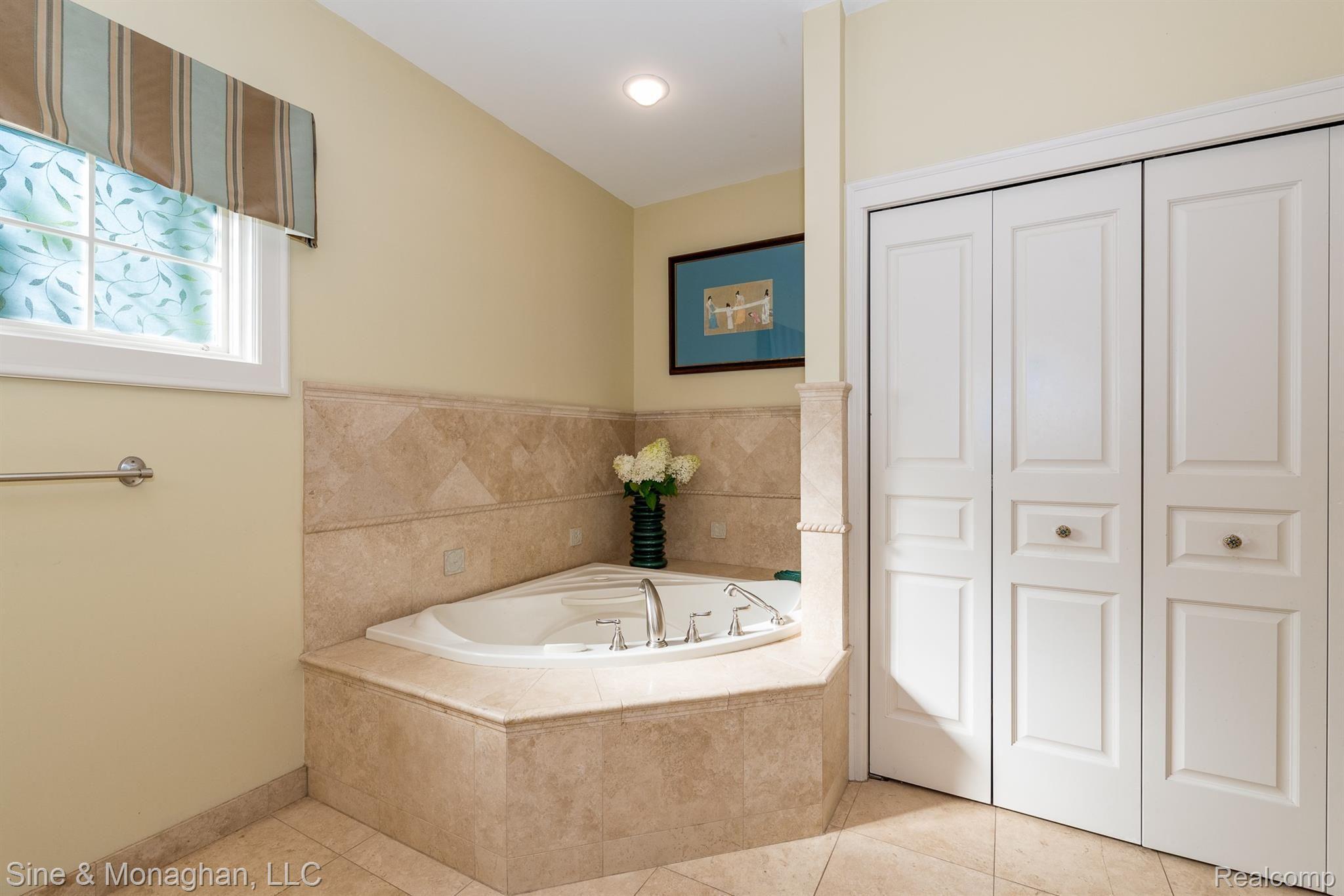 775 Washington Road Grosse Pointe, MI 48230 - Photo 28 of 48 DSC_9914.jpg