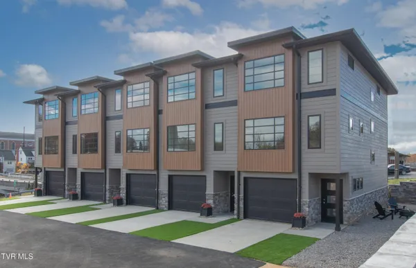 $1,900,000 | 577 English Street, Unit 2, Bristol, TN 37620