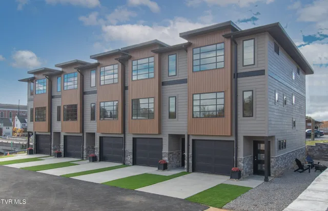 $1,900,000 | 577 English Street, Unit 2, Bristol, TN 37620