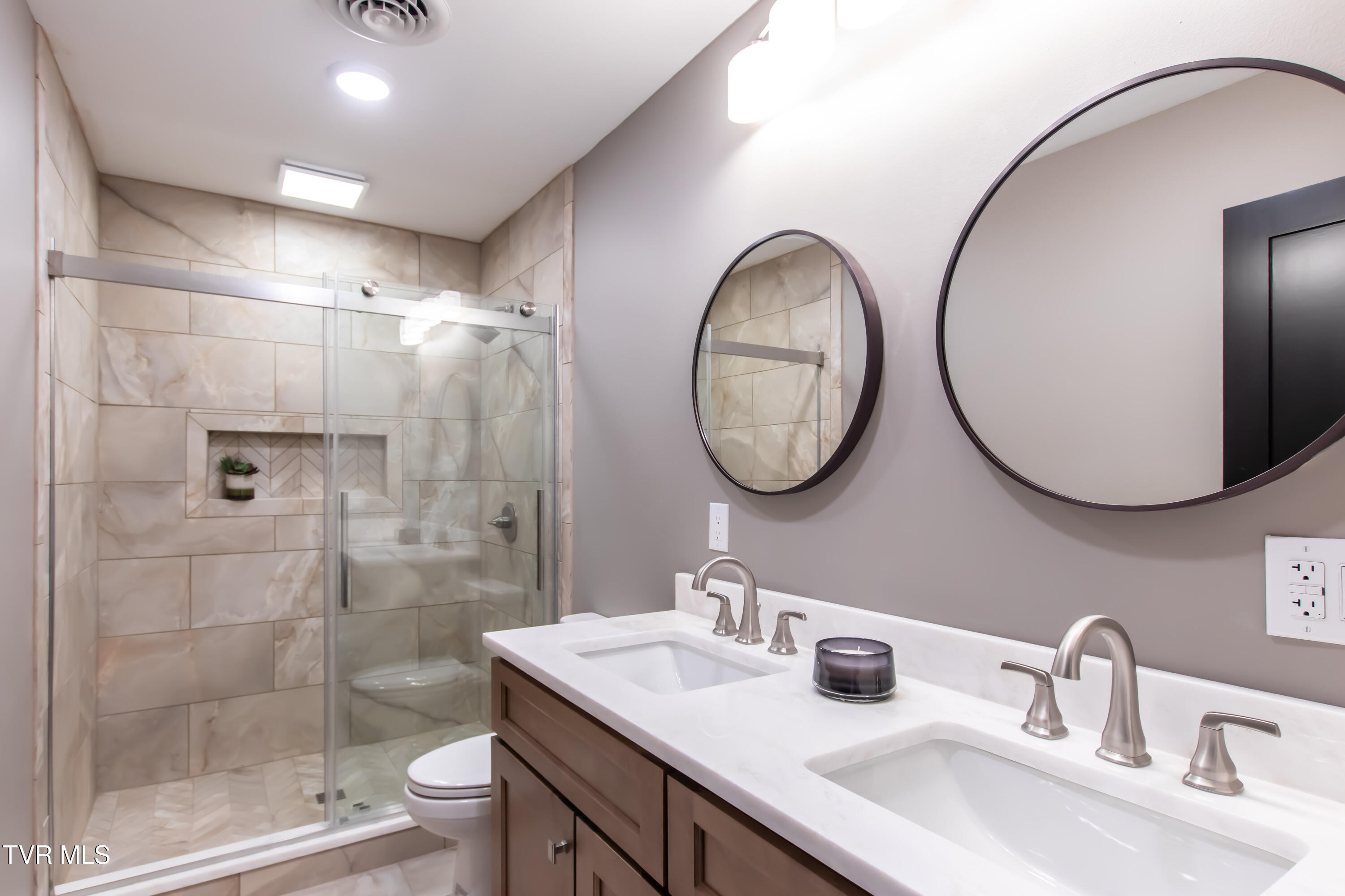 577 English Street, Unit 2 Bristol, TN 37620 - Photo 40 of 73 English-38