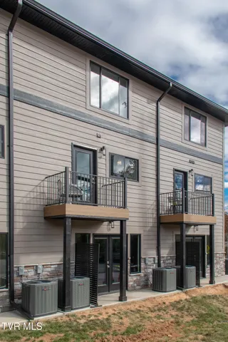 $1,900,000 | 577 English Street, Unit 2, Bristol, TN 37620