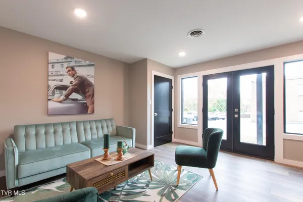 $1,900,000 | 577 English Street, Unit 2, Bristol, TN 37620