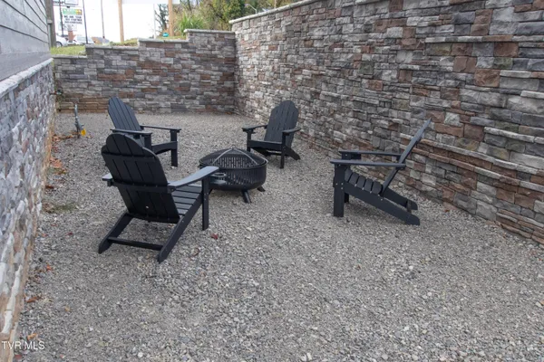 $1,900,000 | 577 English Street, Unit 2, Bristol, TN 37620