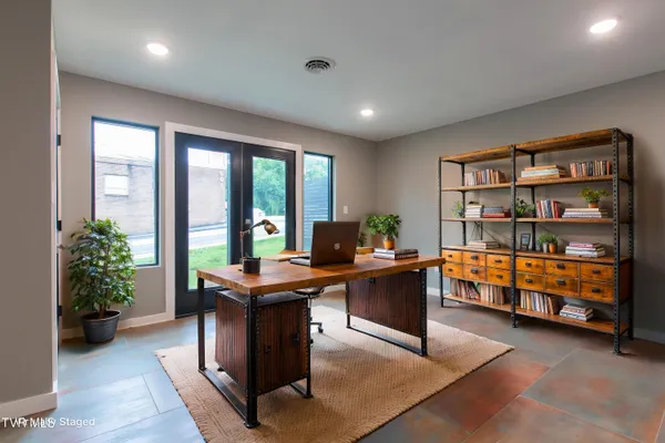 $1,900,000 | 577 English Street, Unit 2, Bristol, TN 37620