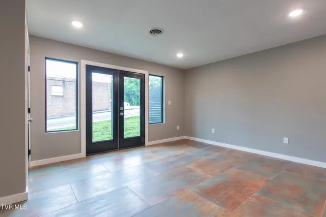 $1,900,000 | 577 English Street, Unit 2, Bristol, TN 37620