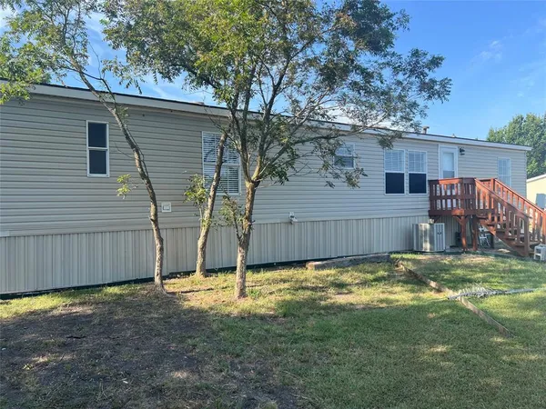 $1,695 | 2512 County Road 600, Farmersville, TX 75442