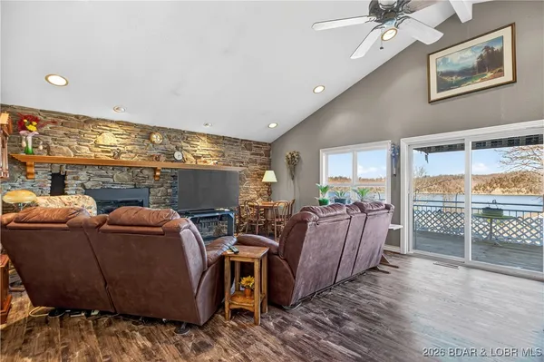 $435,000 | 42 Grove Estates Drive, Linn Creek, MO 65052