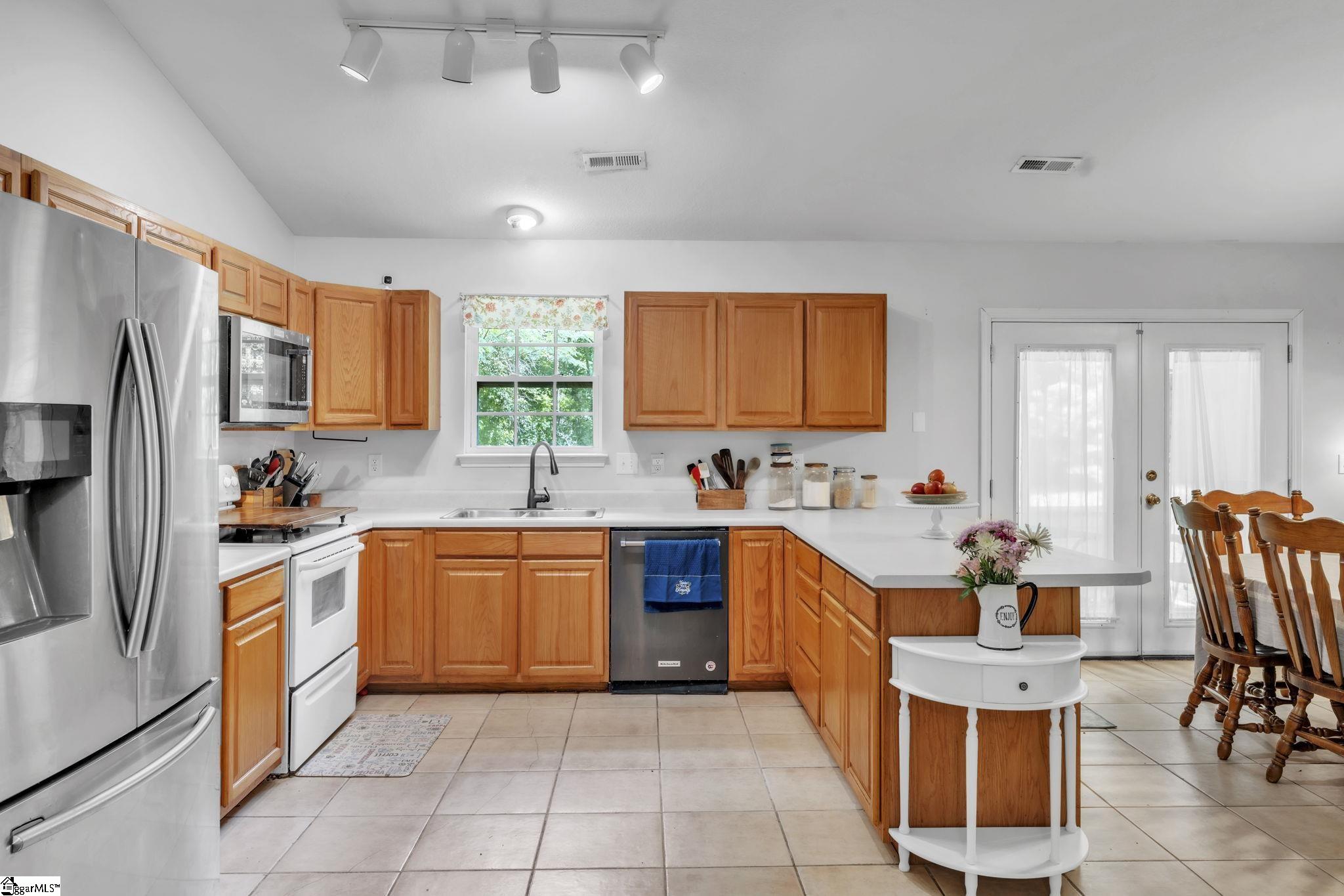 150 Mountain View Circle Inman, SC 29349 - Photo 10 of 27