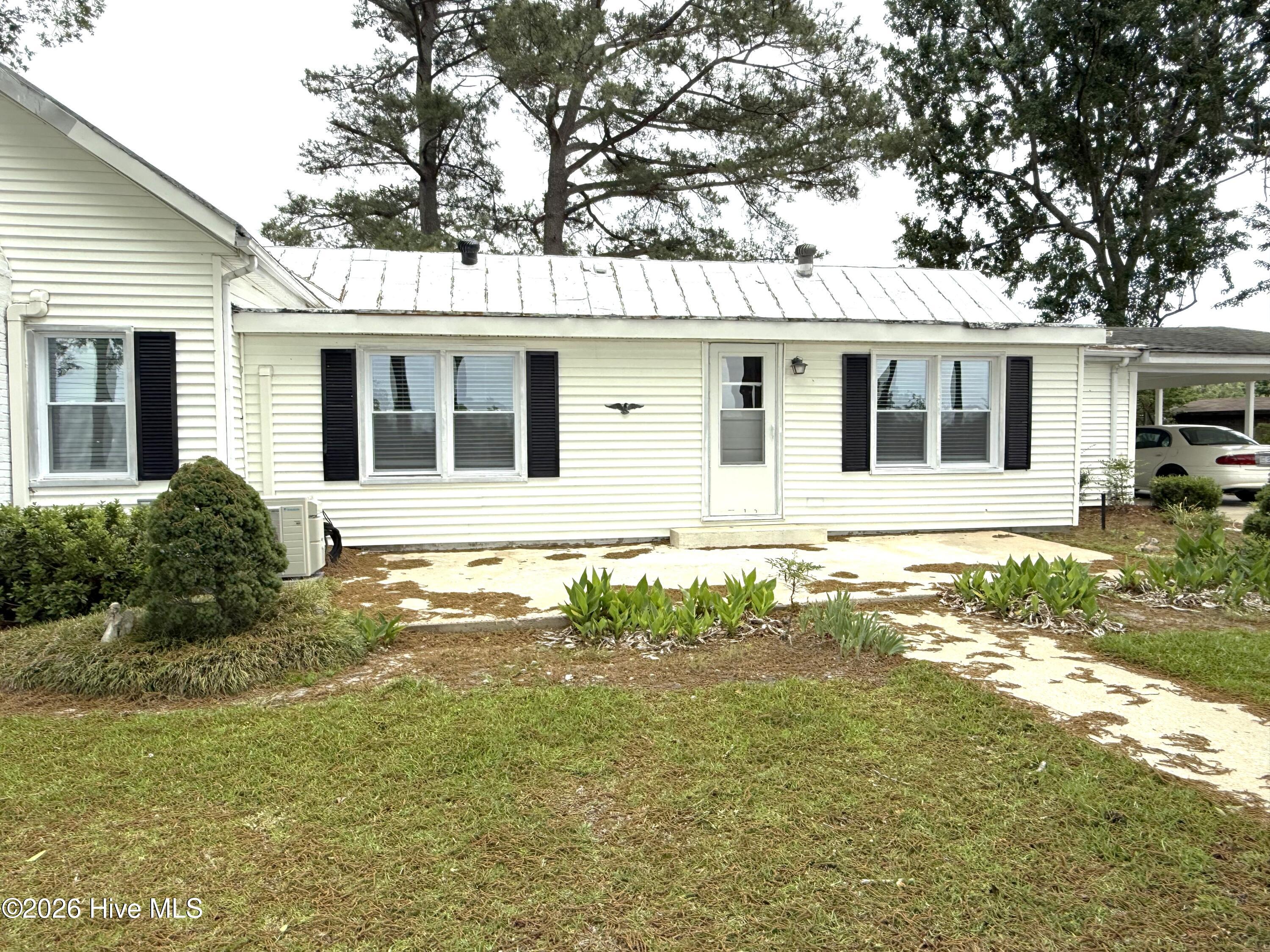 1300 Worthington Road Winterville, NC 28590 - Photo 2 of 15