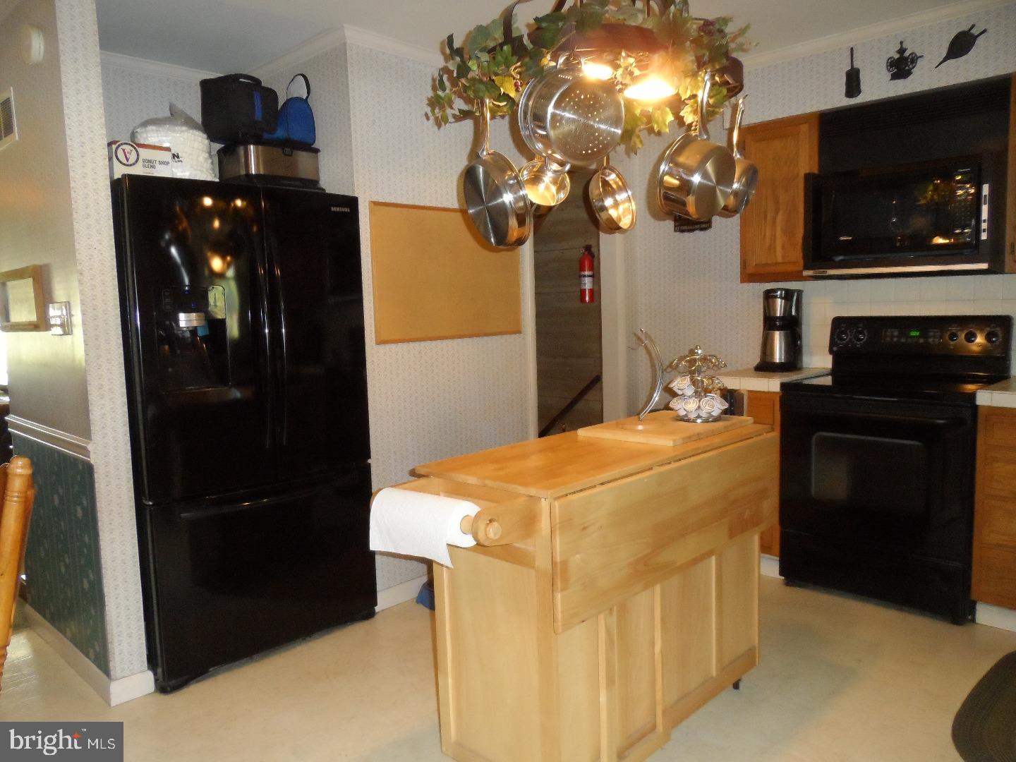 204 Hendel Street Reading, PA 19607 - Photo 6 of 15 Kitchen