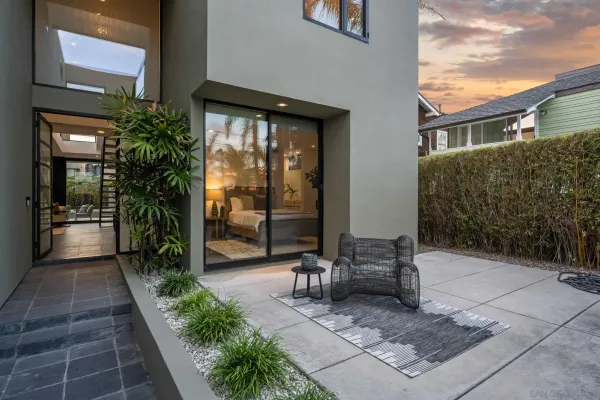 $6,195,000 | 2402 Camino Del Mar, Del Mar, CA 92014