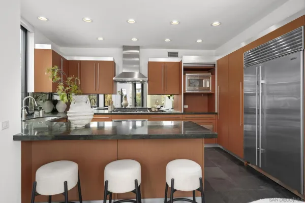 $6,195,000 | 2402 Camino Del Mar, Del Mar, CA 92014