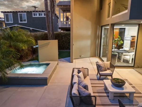 $6,195,000 | 2402 Camino Del Mar, Del Mar, CA 92014