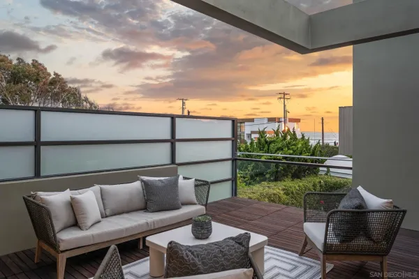 $6,195,000 | 2402 Camino Del Mar, Del Mar, CA 92014